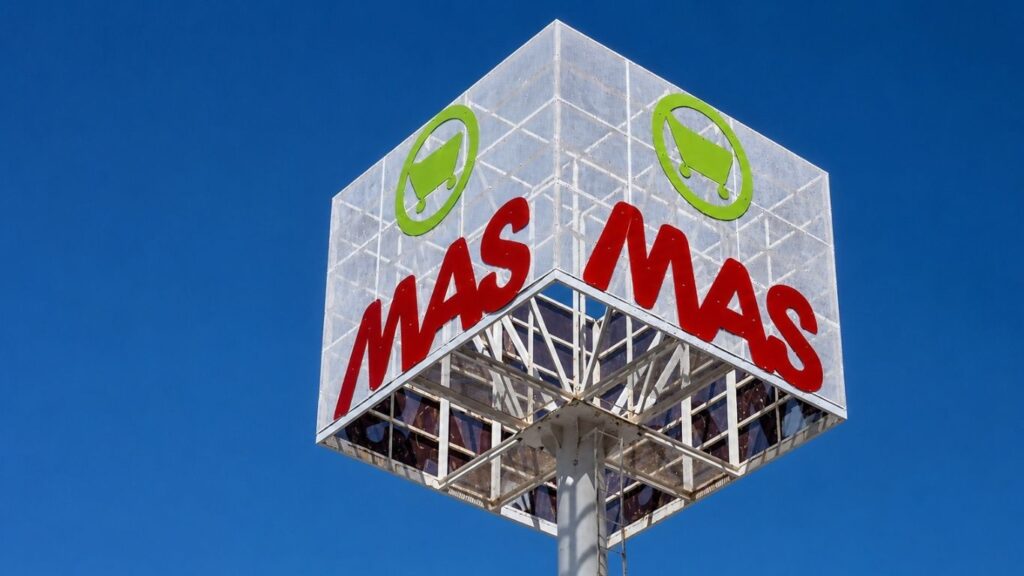 monpuse montadores de publicidad exterior y gran formato en sevilla